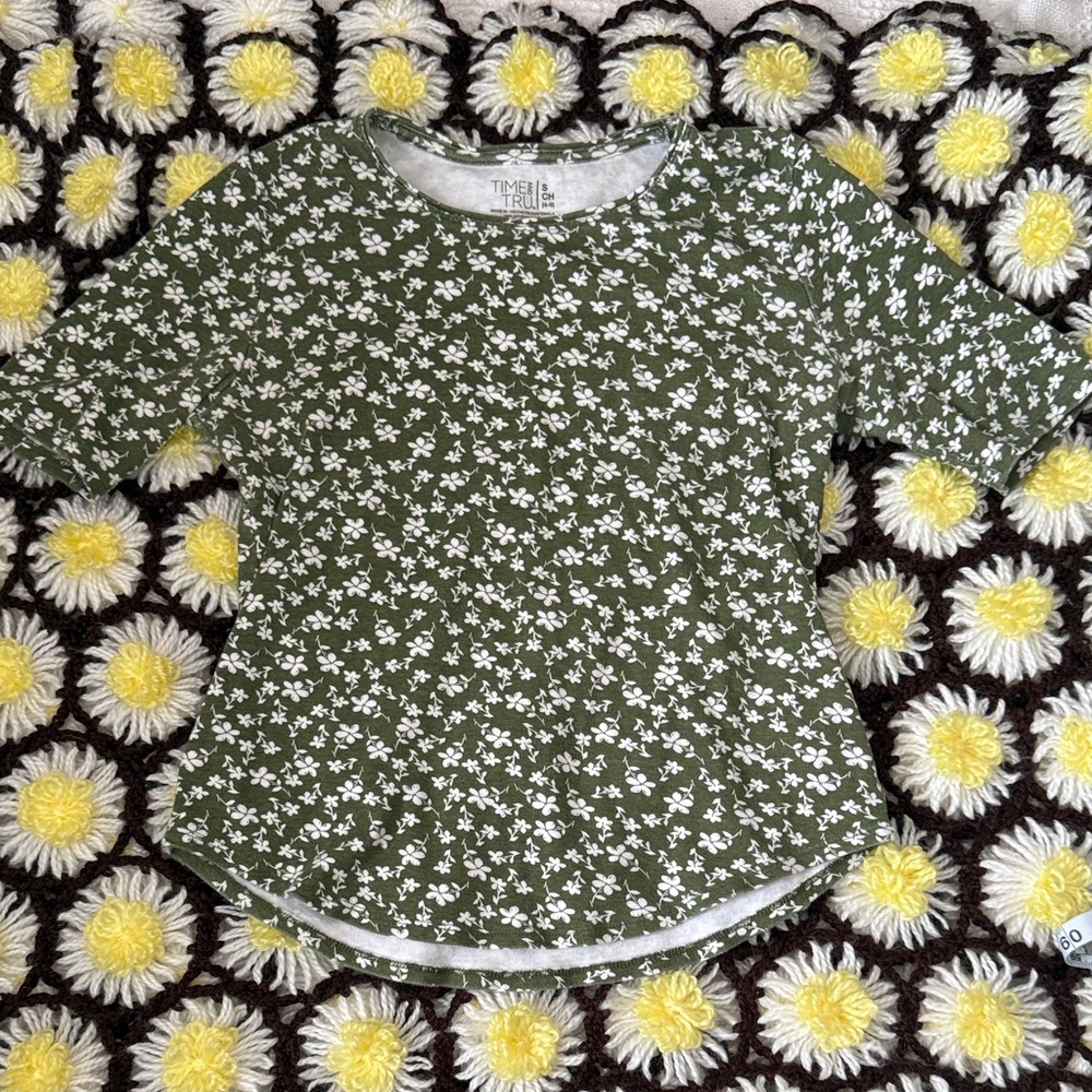 Time and Tru Olive and White Top